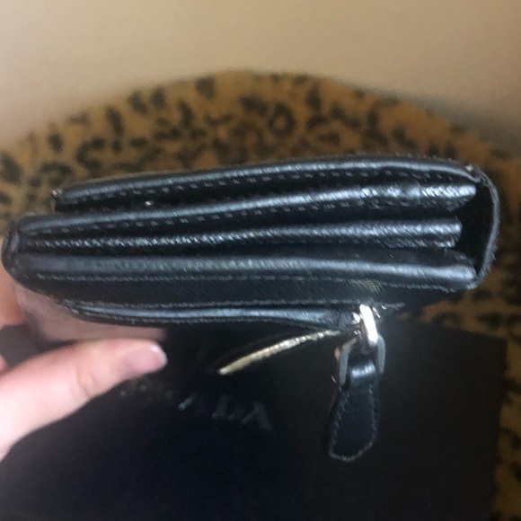 Prada Saffiano leather snap wallet with box - Picture 3 of 15